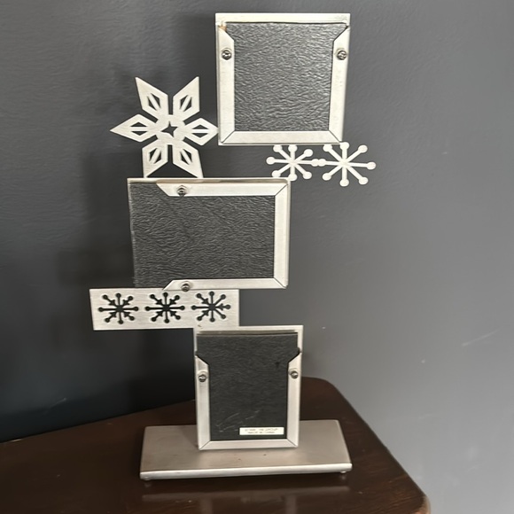 Silhouettes 3 Pictures Metal Snowflake Winter Picture Frames Silver Gold NWT - Picture 5 of 7